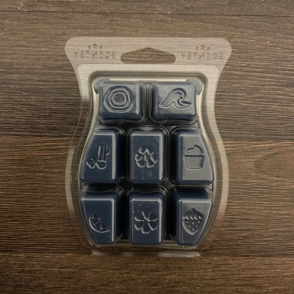 Scentsy Wax Bar - Homestead Holiday - Picture 2 of 2